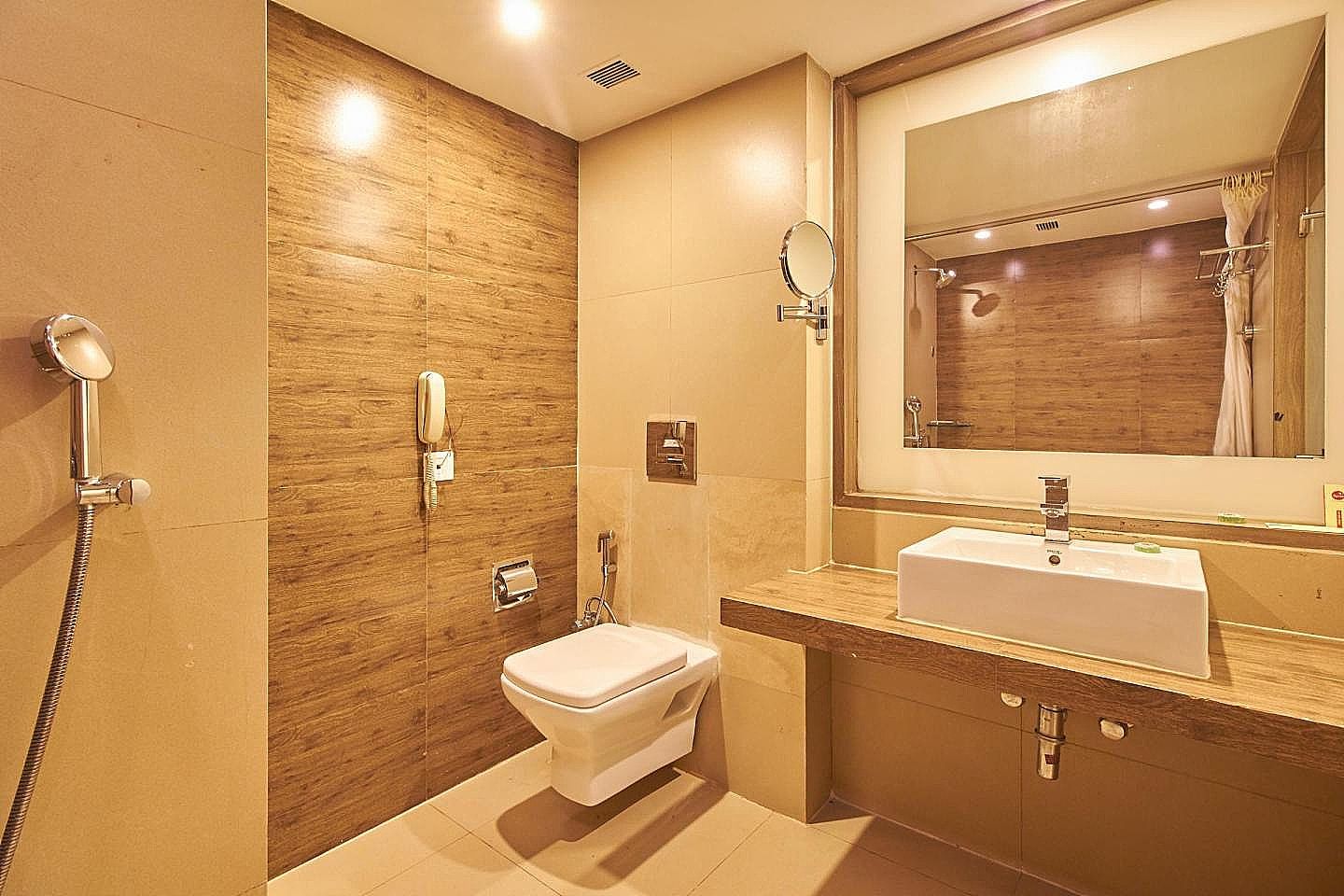 Spree Shivai Hotel Pimpri Chinchwad Superior Room Twin Beds 7