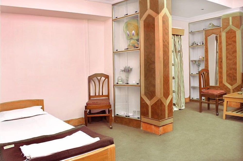 Hotel Yashoda International Economy Room, 1 Double Bed, Smoking 2