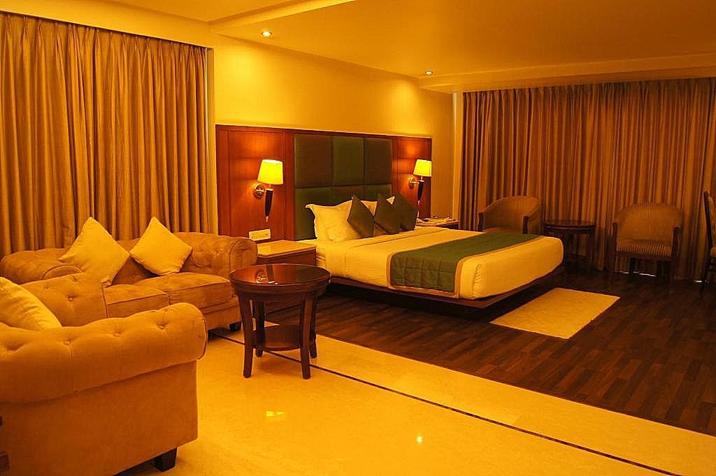 The Royale Senate Executive King 5