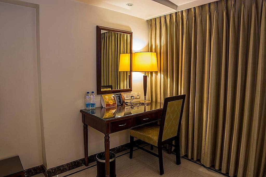 The Royale Senate Executive King 3