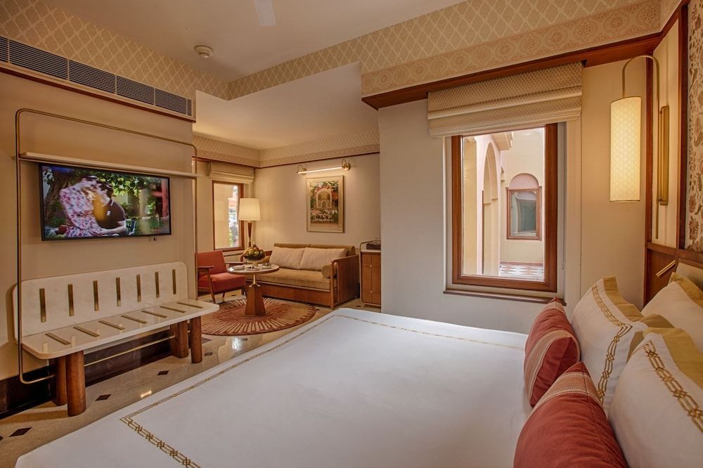 Deluxe Room, 1 King Bed, Garden View