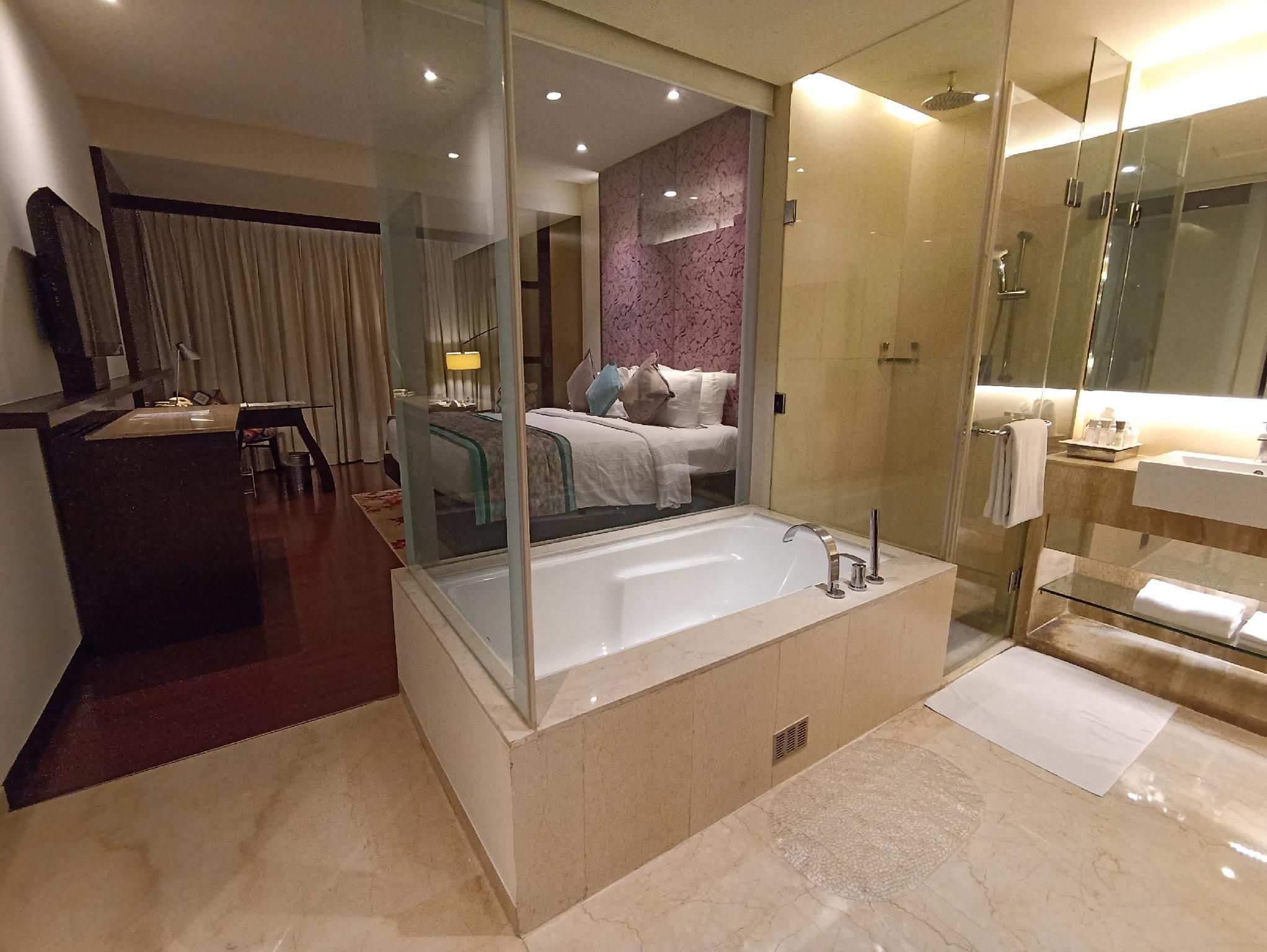 Premium King Room