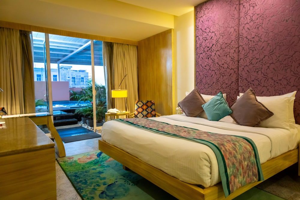 Plunge Room