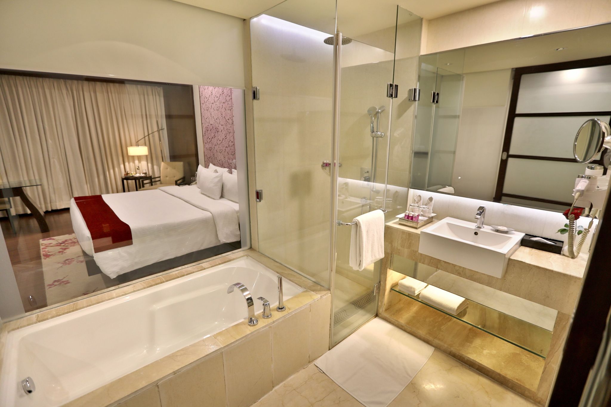 Club Room with Bath Tub