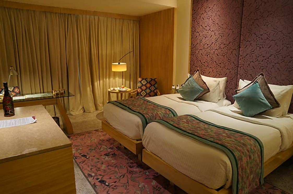 Hotel Royal Orchid, Jaipur Deluxe Twin Bed with Bath Tub 2