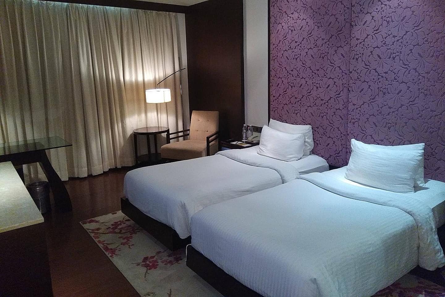 Hotel Royal Orchid Jaipur Deluxe King Bed with Bath Tub 3