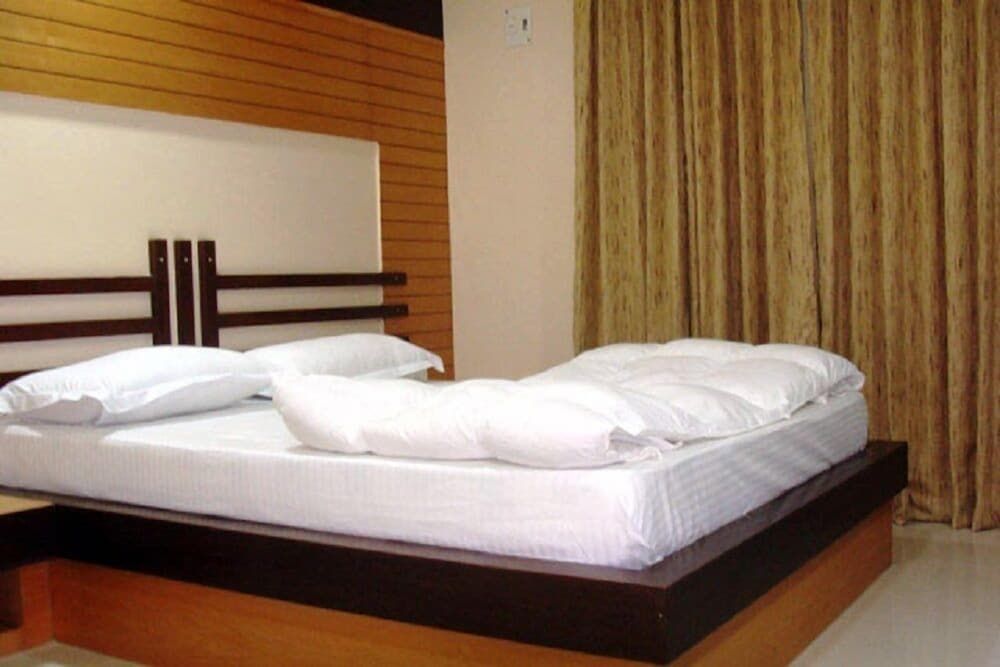 Hill Top International Superior Room 5