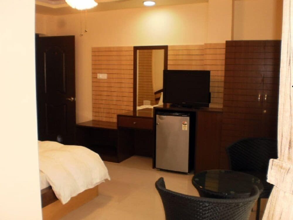 Hill Top International Superior Room 2