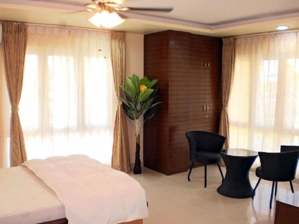 Hill Top International Superior Room 8