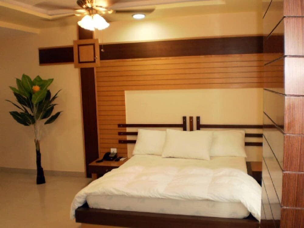 Hill Top International Superior Room 16