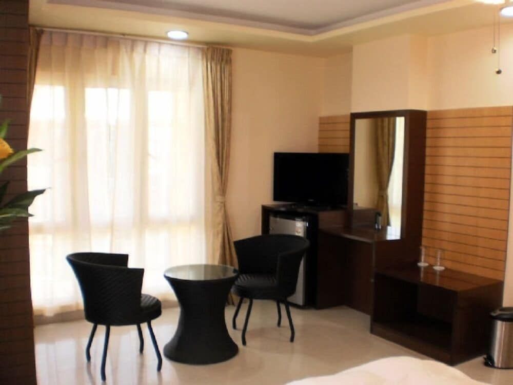 Hill Top International Superior Room 9