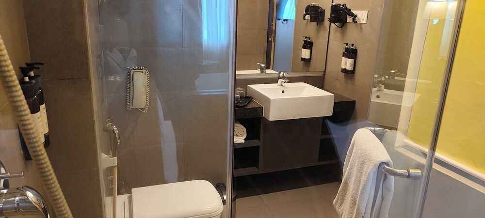 Club Room, 1 Double Bed, City View