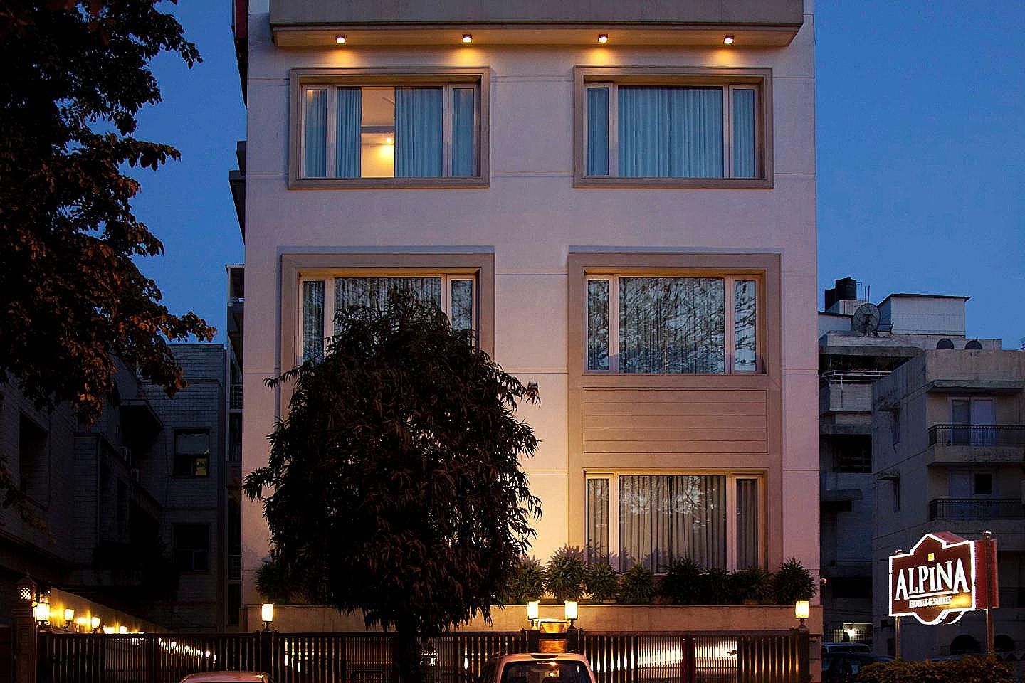 Alpina Hotel and Suites