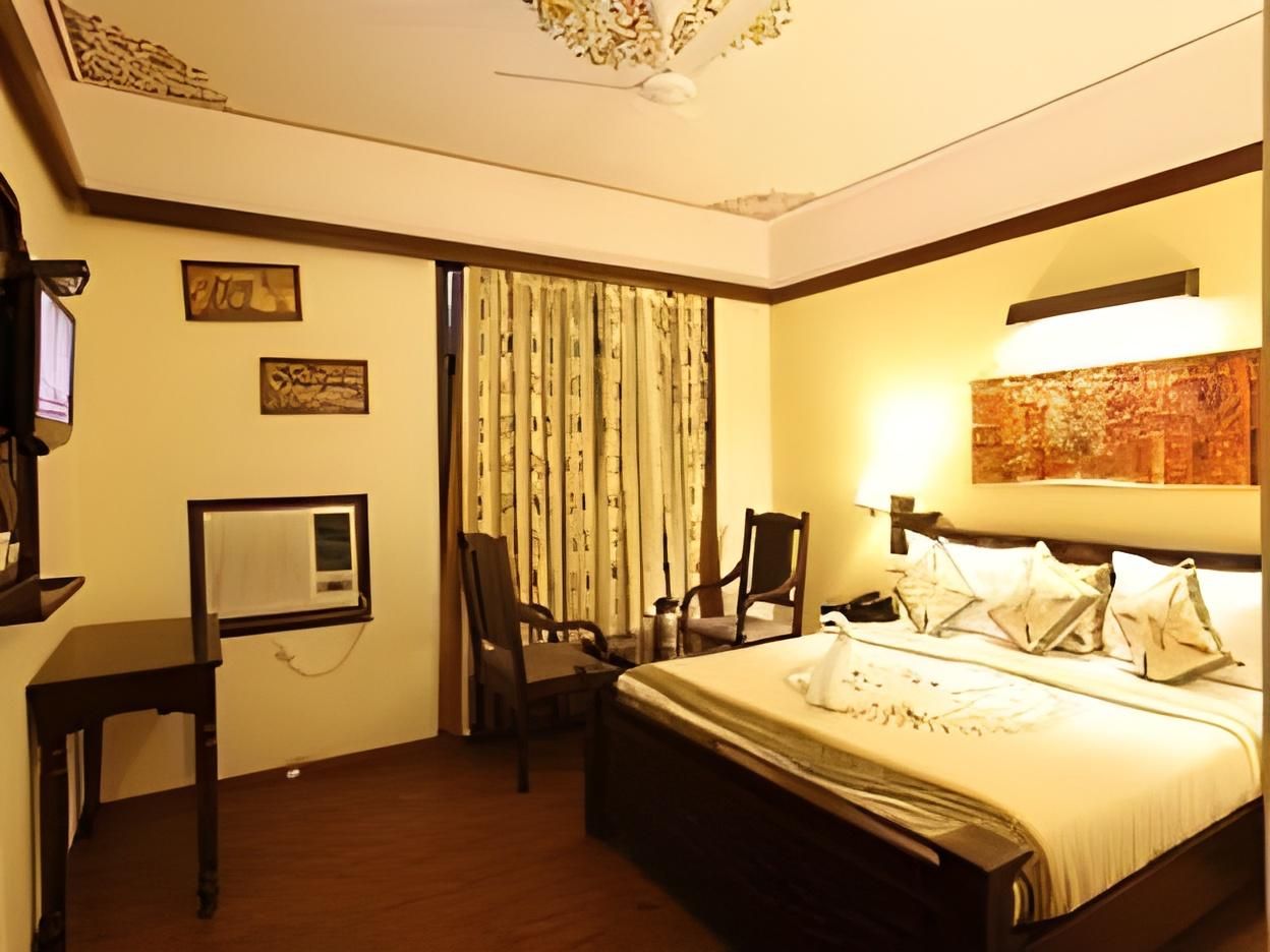 Hotel Golden Ram Vilas Deluxe Room 2