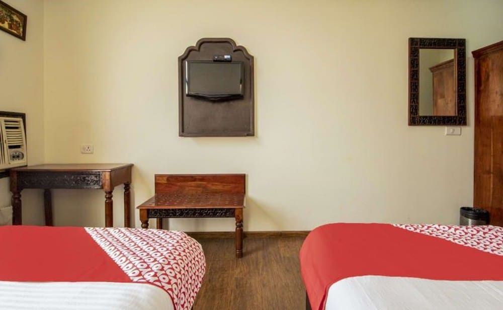 Hotel Golden Ram Vilas Deluxe Room 4