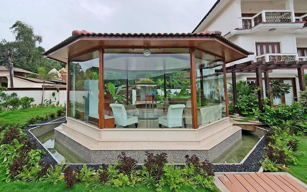 undefined White Pearl Suites 7