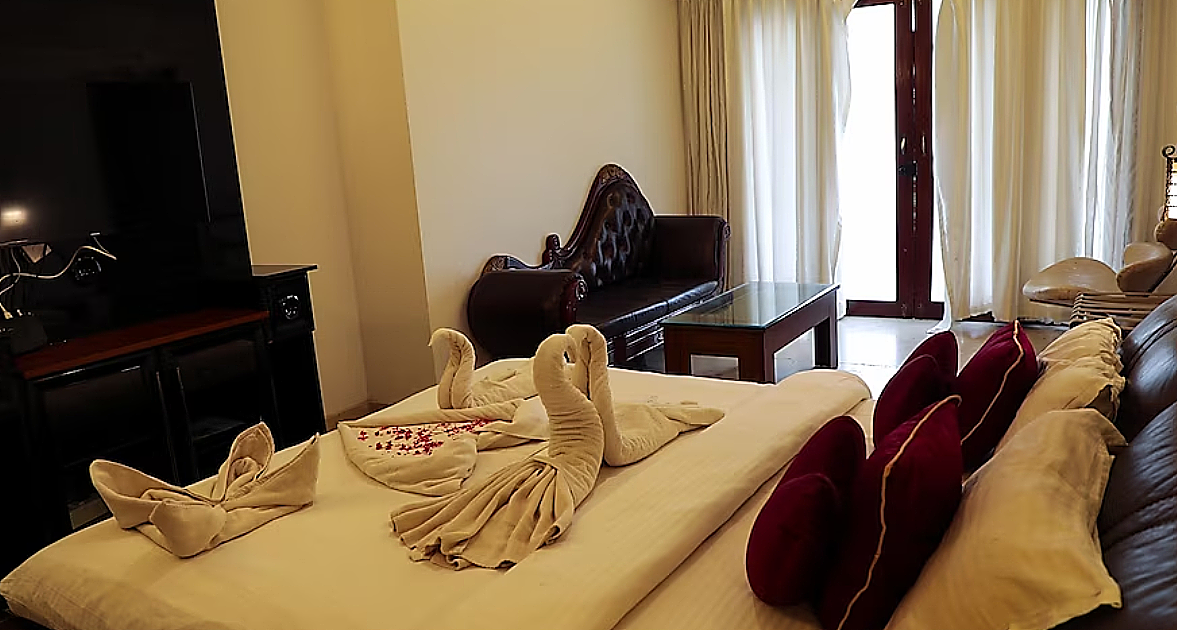 White Pearl Suites Luxury Villa 6