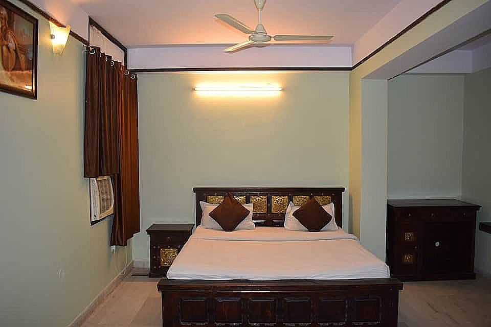 Hotel Anand Palace Deluxe Room 5