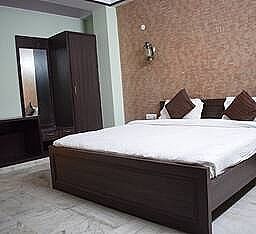 Hotel Anand Palace Deluxe Room 12