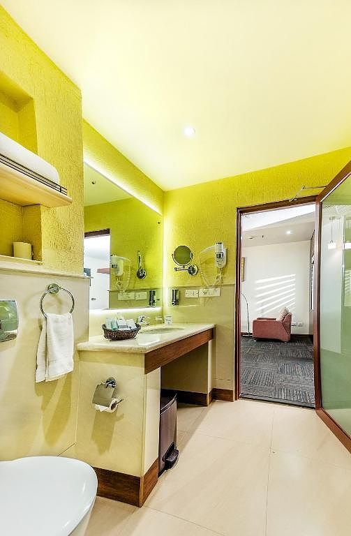 Flora Airport Hotel and Convention Centre Kochi Deluxe twin room with complimentary airport transfers 6