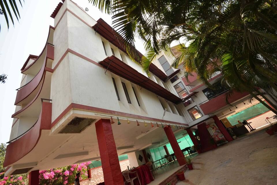 Girivihar Holiday Club - Pure Veg 
