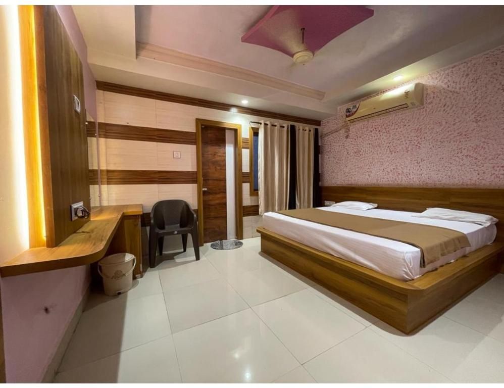 Hotel Sukhnath Double Bed AC Room 2