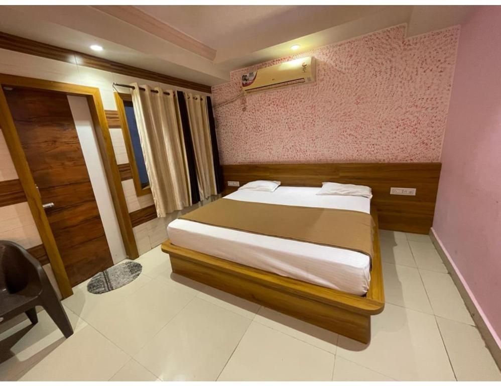 Double Bed AC Room
