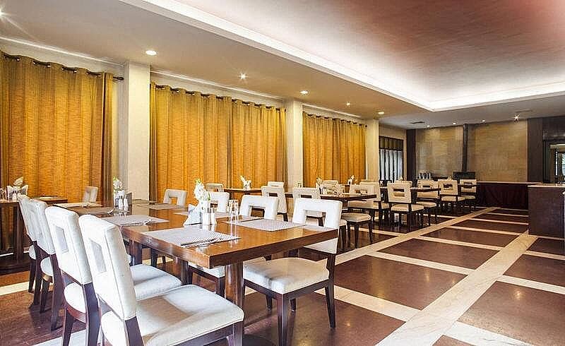 Food & Dining