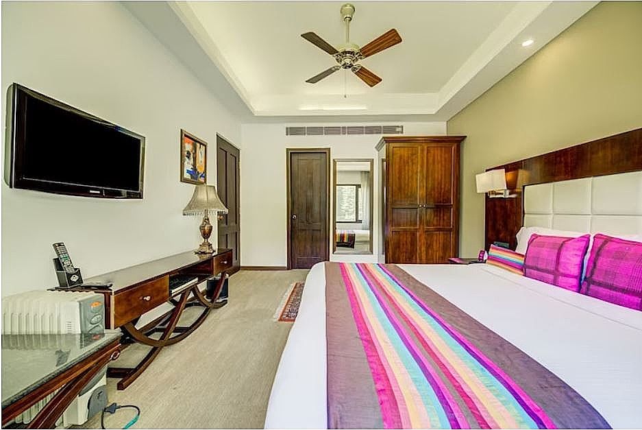 Royal Suite Rrom (Mountain and Garden Facing)