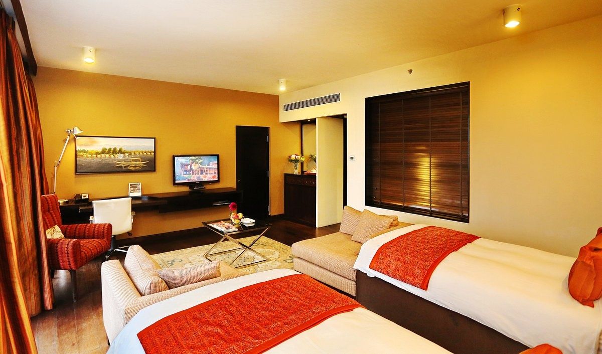 Taj Dal View, Srinagar Superior Room Twin Bed 4