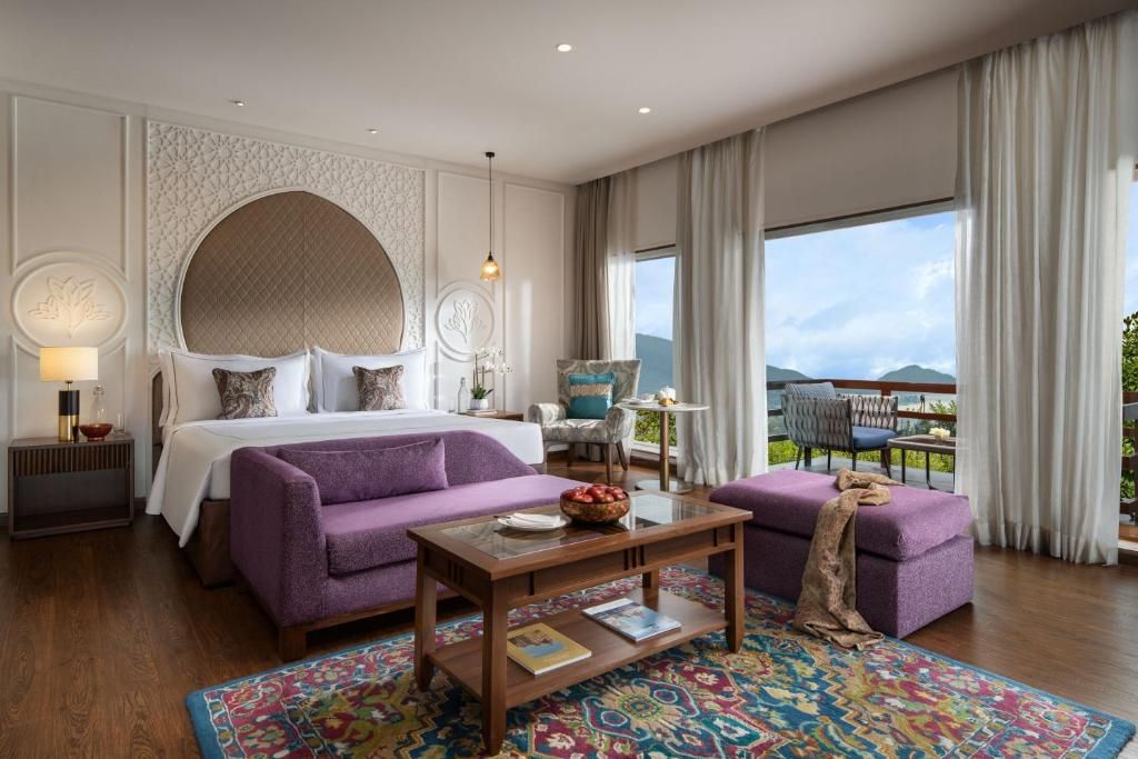 Luxury Room King Bed with Garden