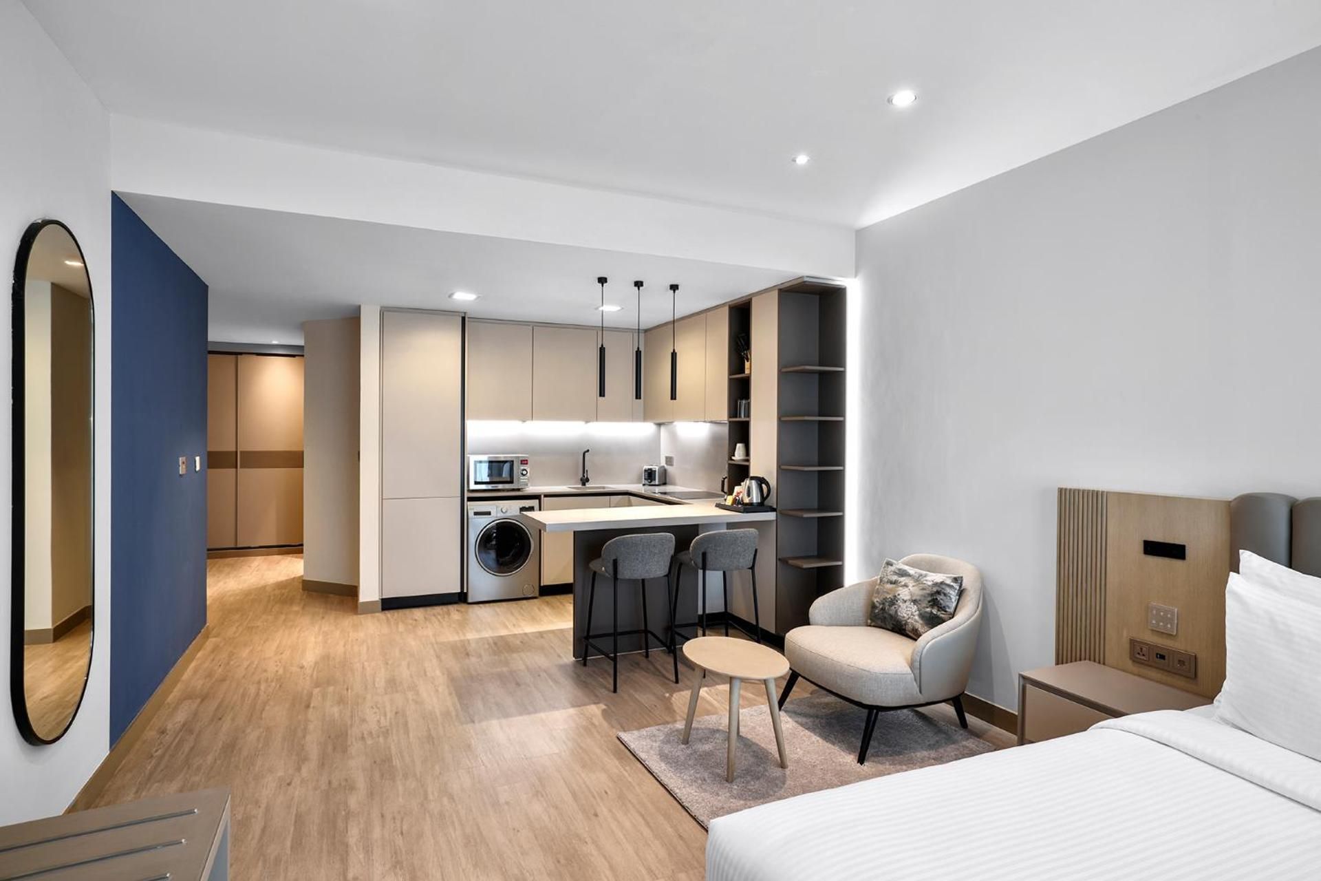 Deluxe Studio with 2 Twin / Single Beds - City View - Includes 20% Off Food & Beverage