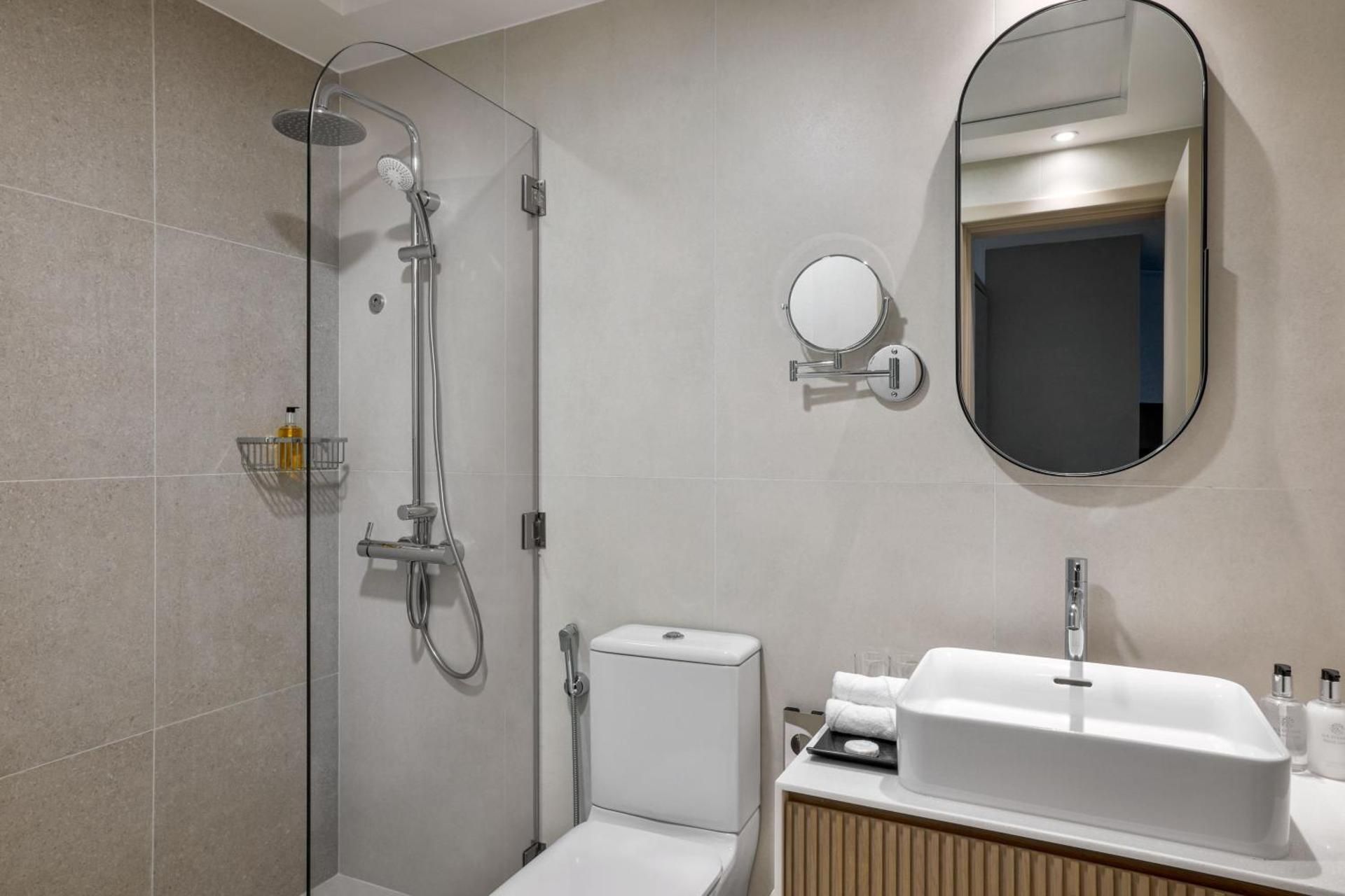1 Bedroom Suite, 1 Queen, City view