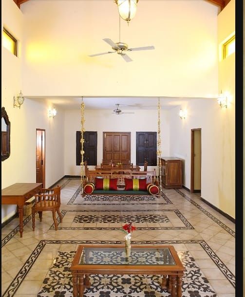 Panniyar Illam Central Coutyard With Swing