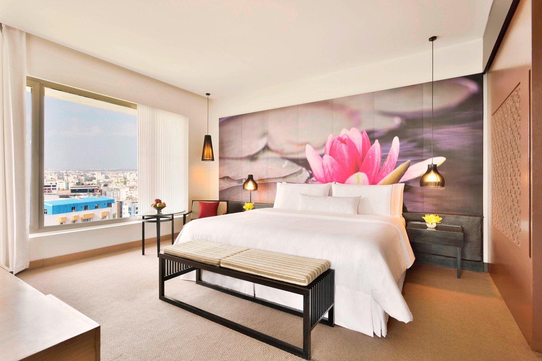 Executive lounge access, 1 Bedroom Suite, 1 King