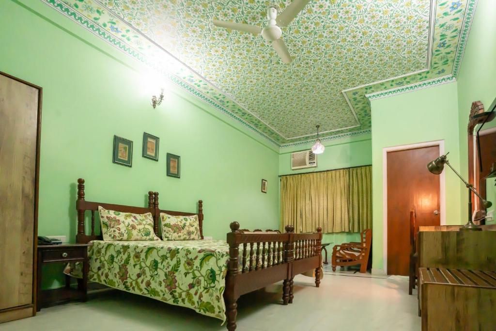 Semi Deluxe Non AC Room