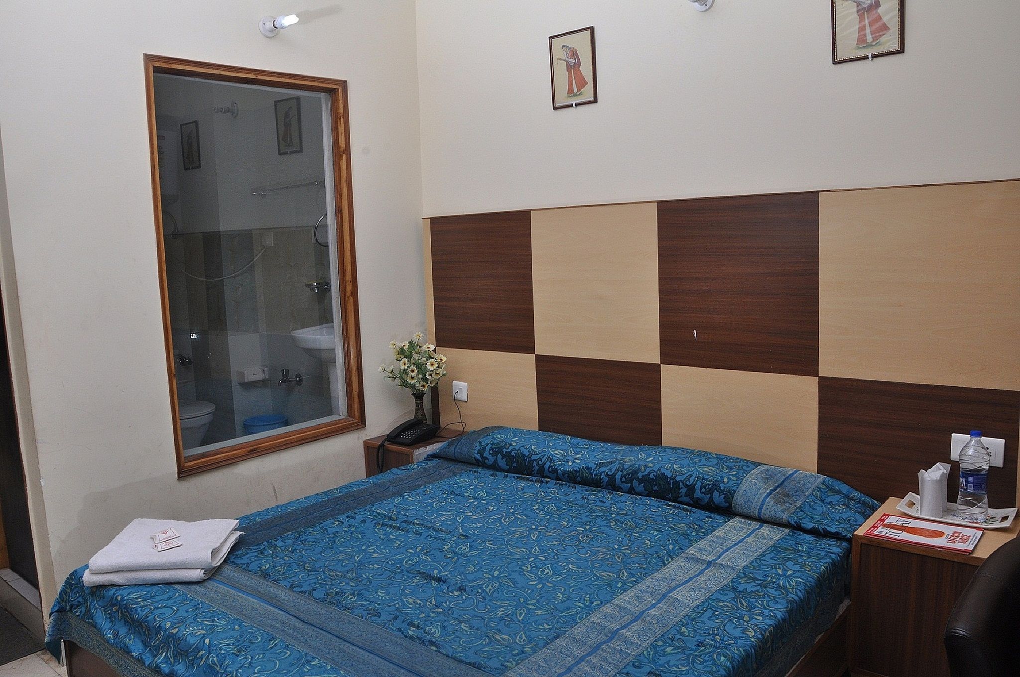 HOTEL PRESTIGE The Mall Road Deluxe Room 4