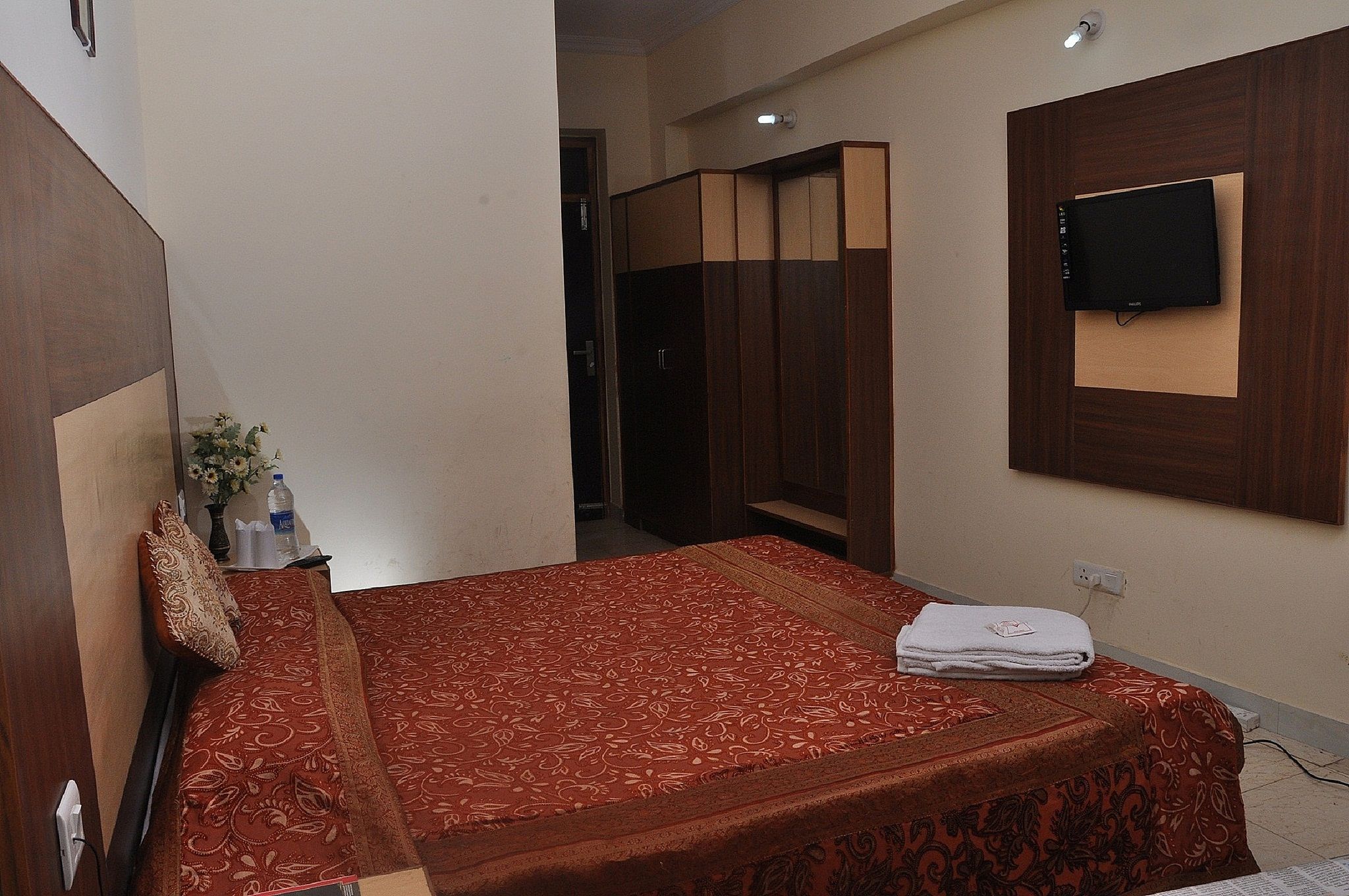 HOTEL PRESTIGE The Mall Road Deluxe Room 23
