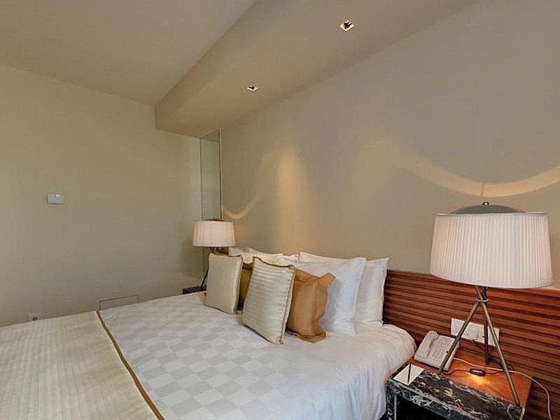 Executive Suite with One way Airport Transfers & Cocktails hours