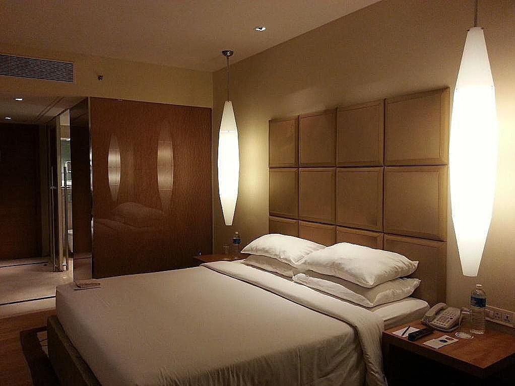 Taj Club House Chennai Premium Room King Bed with One Way Airport Transfers 2