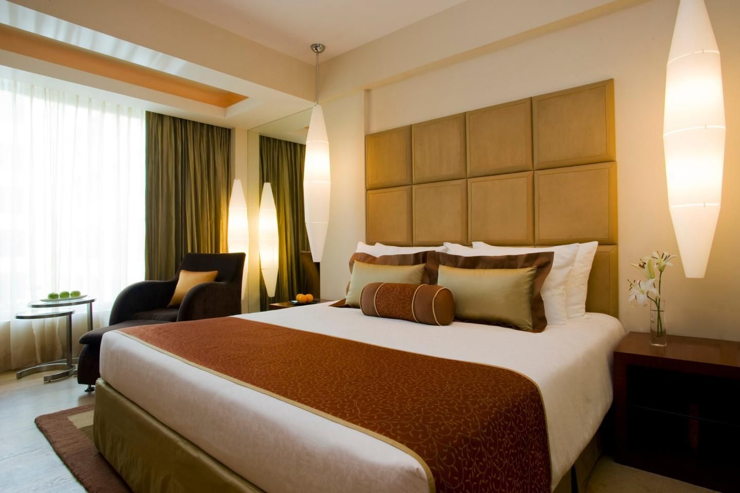 Taj Club House Chennai Premium Room King Bed with One Way Airport Transfers 3