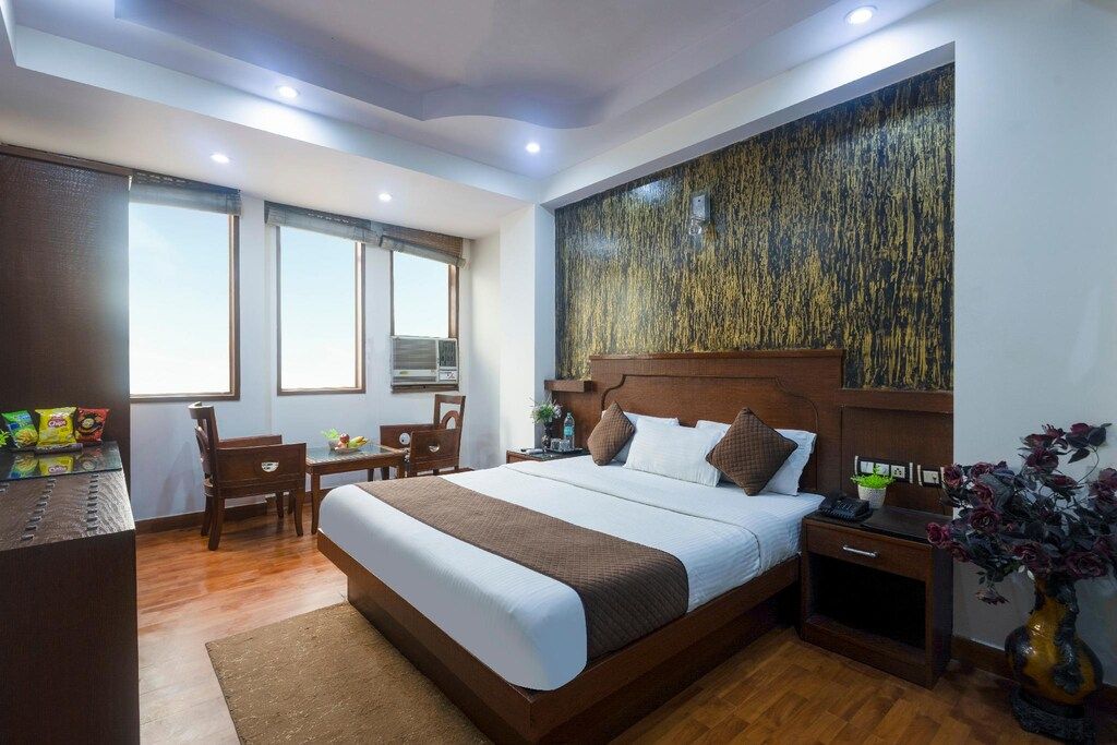 Hotel Shivdev International Standard Non Ac Room with Free Wi-Fi 2