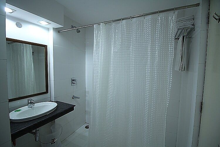 Hotel Forest Avenue - Best Luxury Hotel in Dehradun Deluxe Room with City View 7