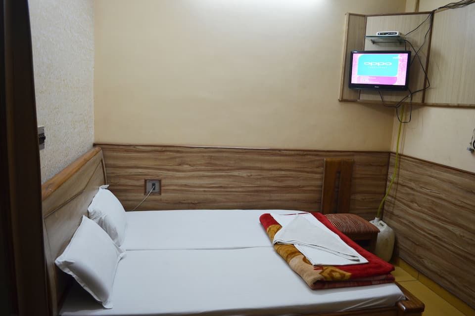 Deluxe Double Bedroom