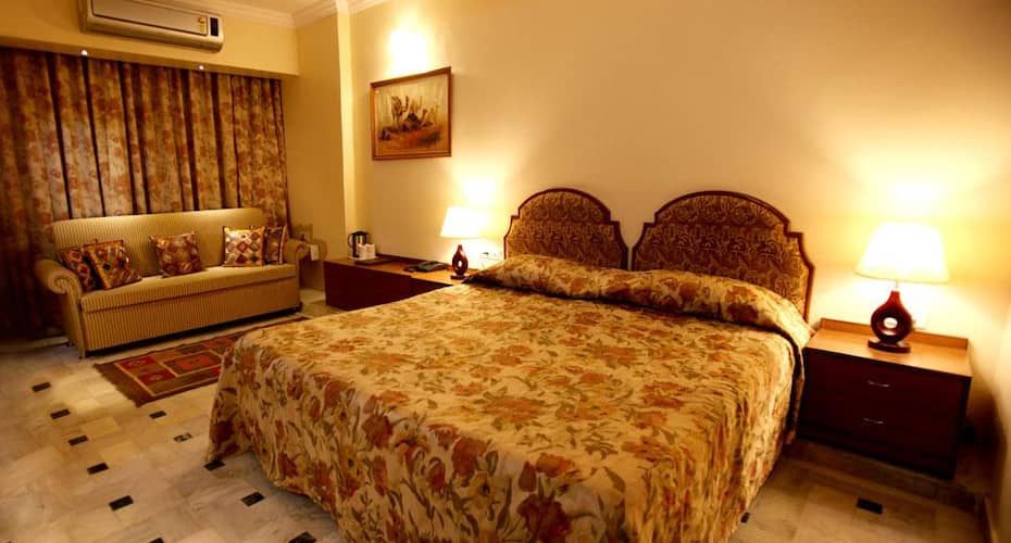 undefined Hotel Sandhu Palace 10