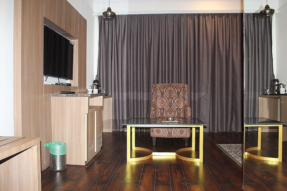 Deluxe Room, City View