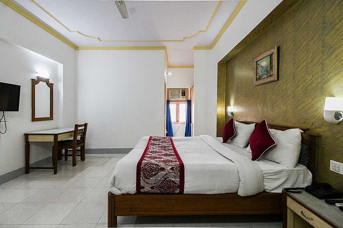 Hotel Amber Deluxe Room 22