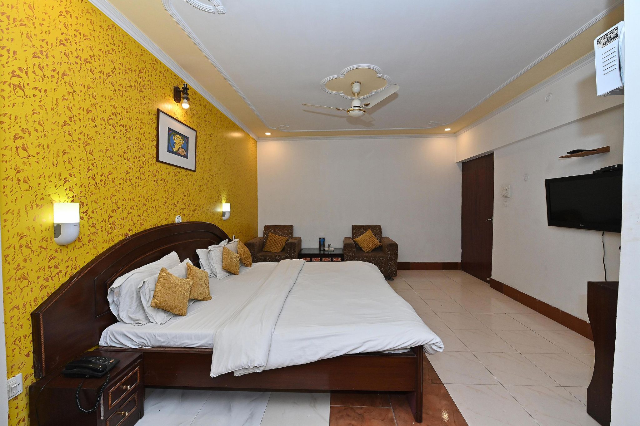 Hotel Amber Deluxe Room 15