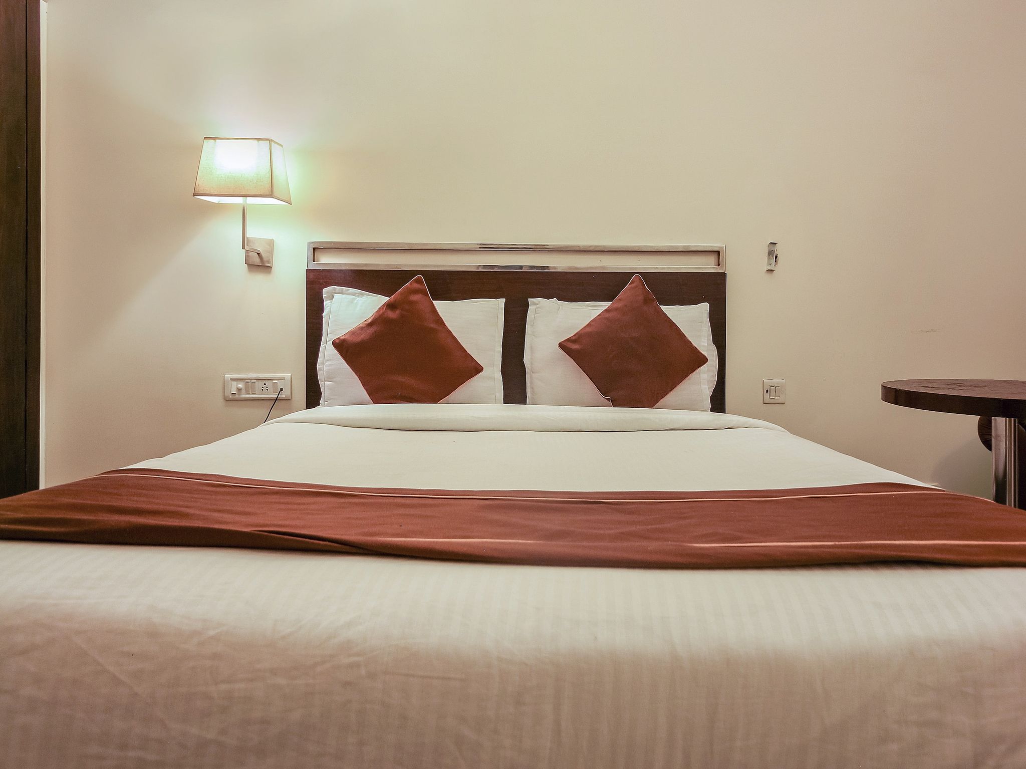 Hotel Arch Inn Deluxe Room