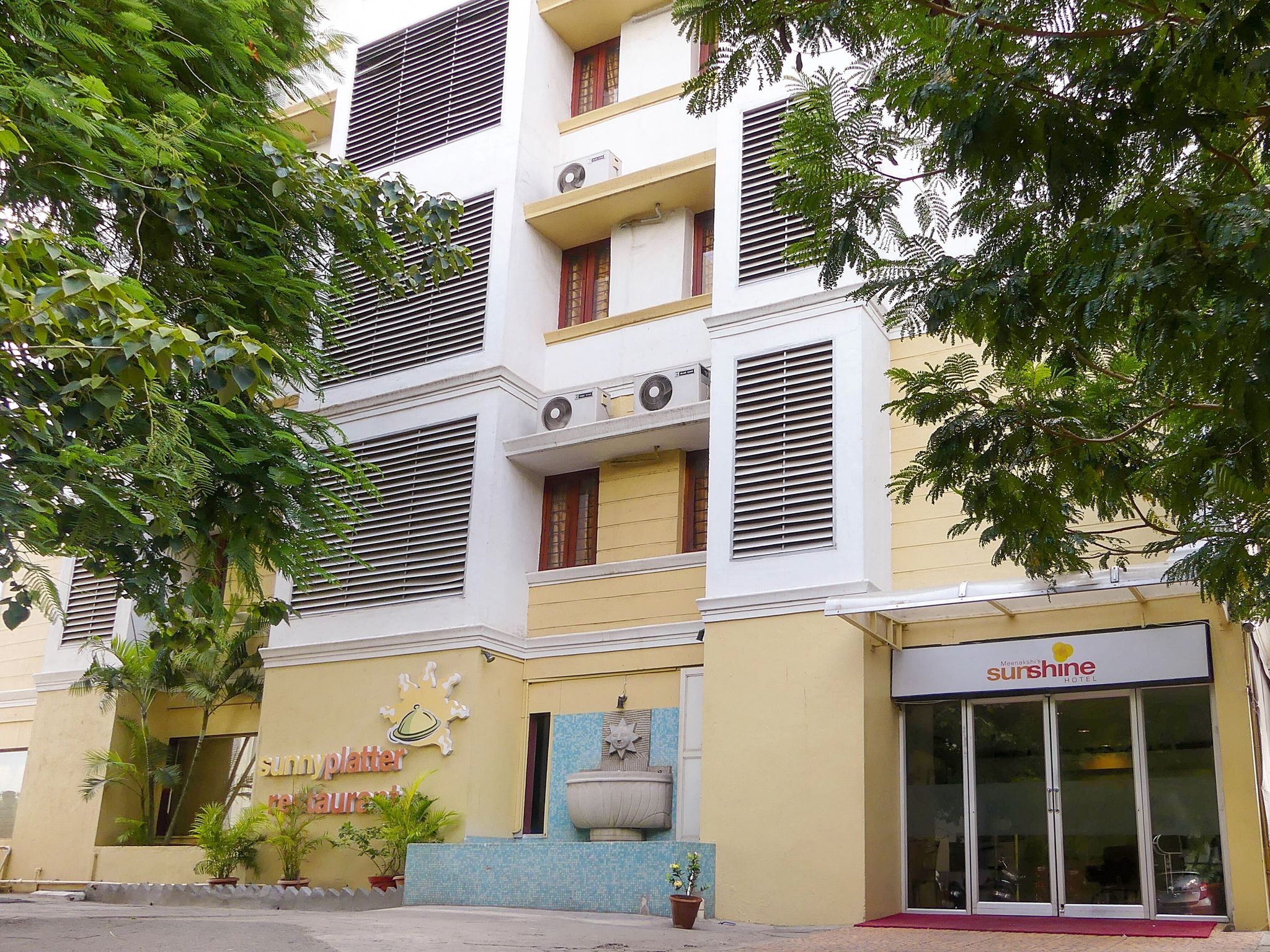 undefined Meenakshi's Sunshine Hotel 8
